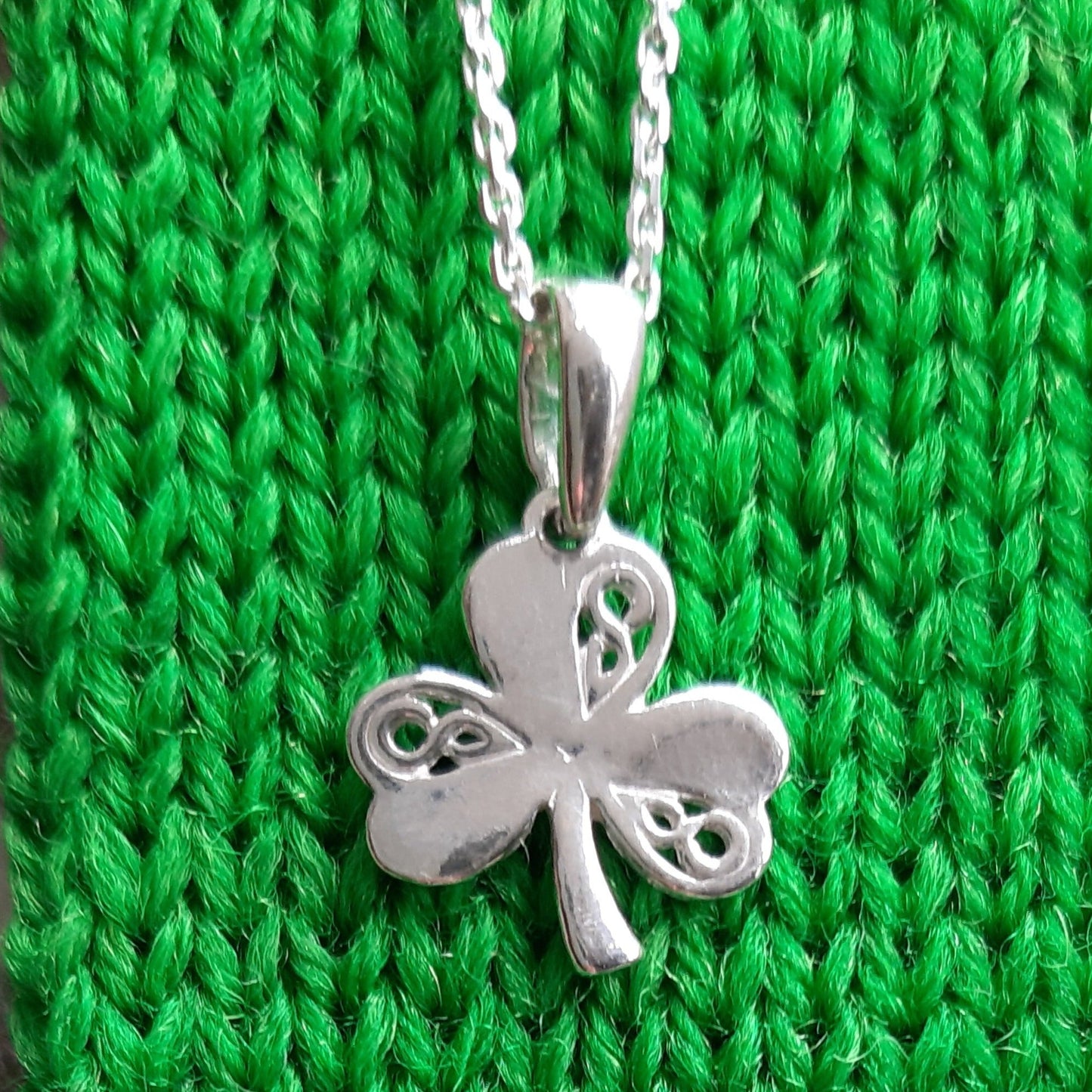 Shamrock Celtic Leaf