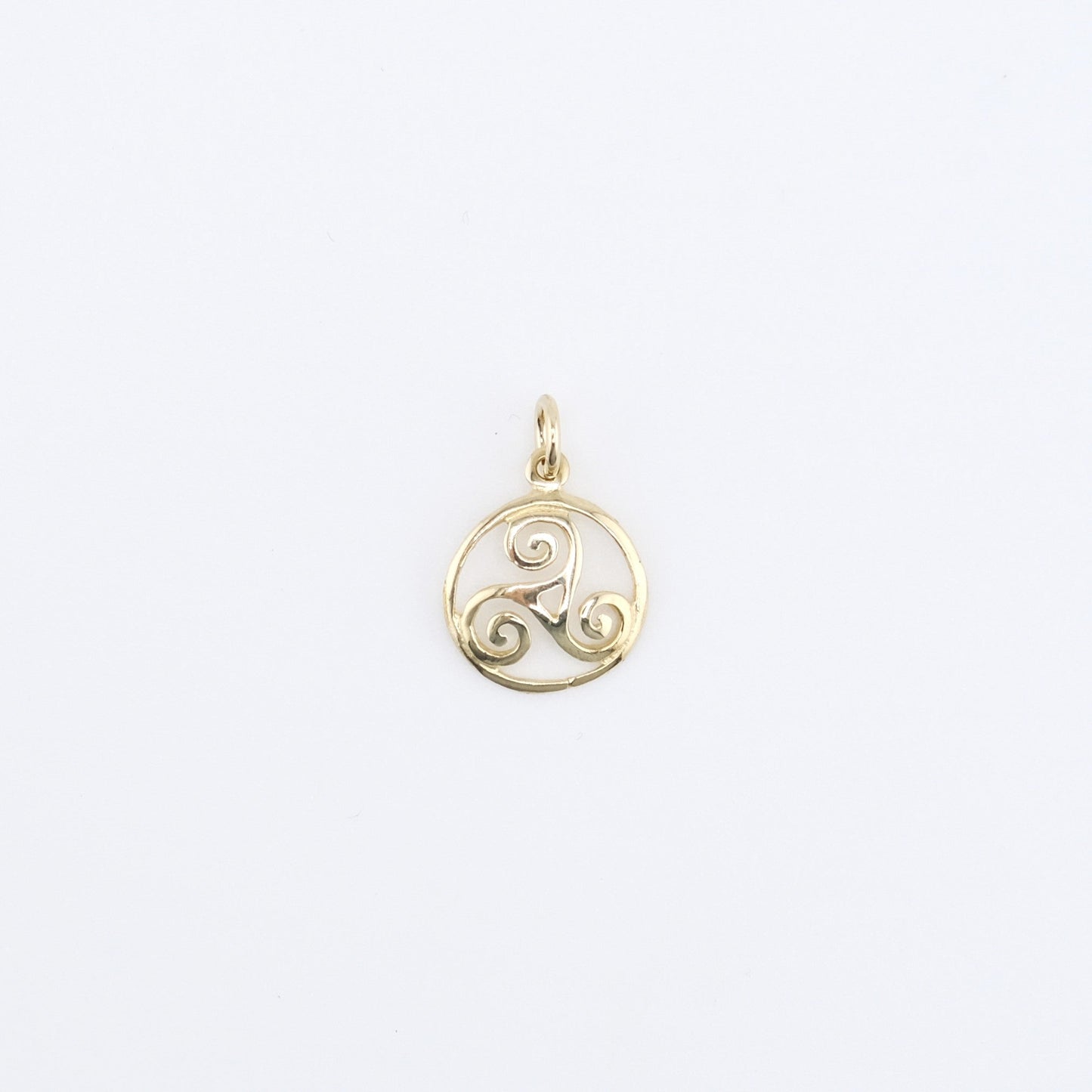 9ct Spiral in Circle