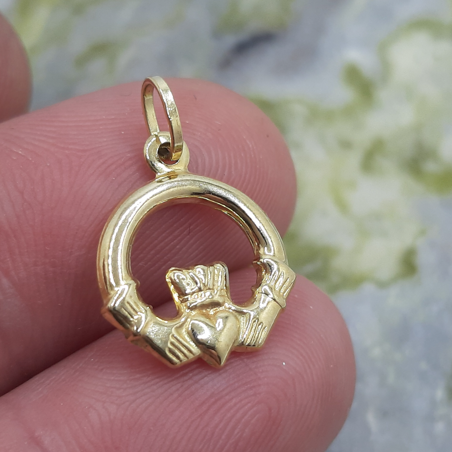 9ct Claddagh Pendant