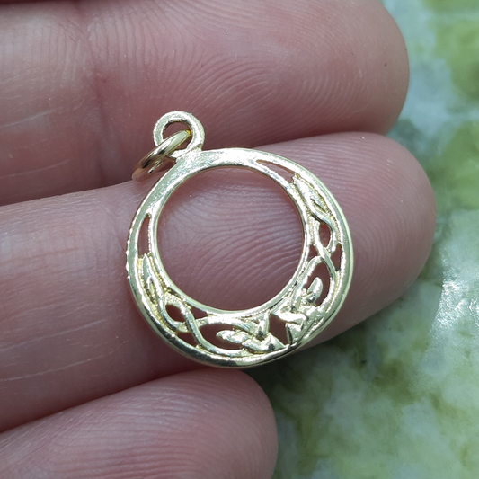 9ct Celtic Circle Design