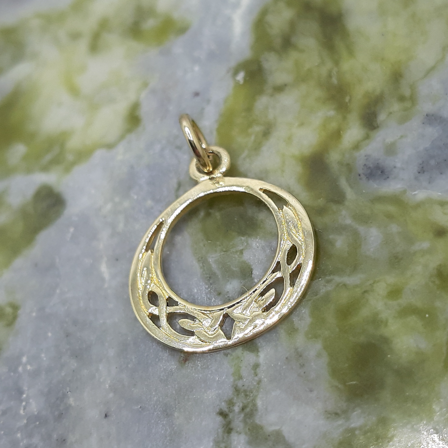 9ct Celtic Circle Design