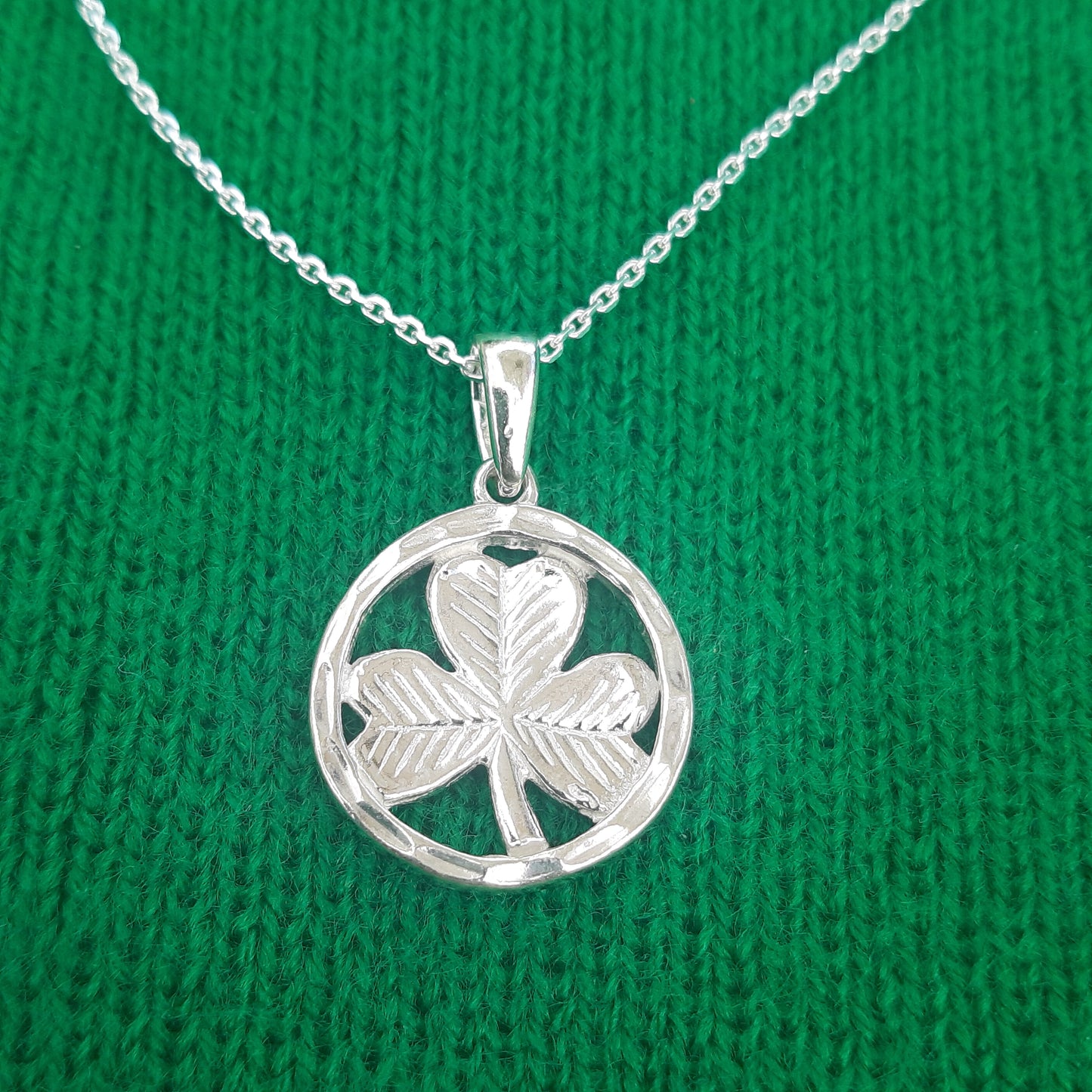 Shamrock In D/C Circle