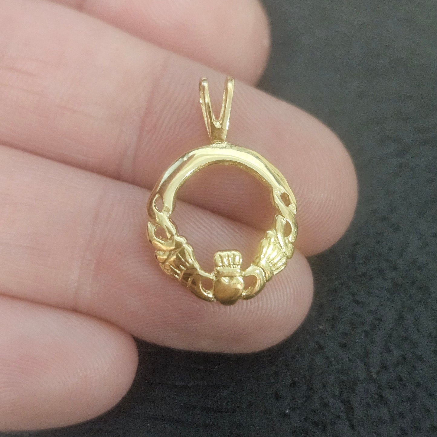 14ct Claddagh twist