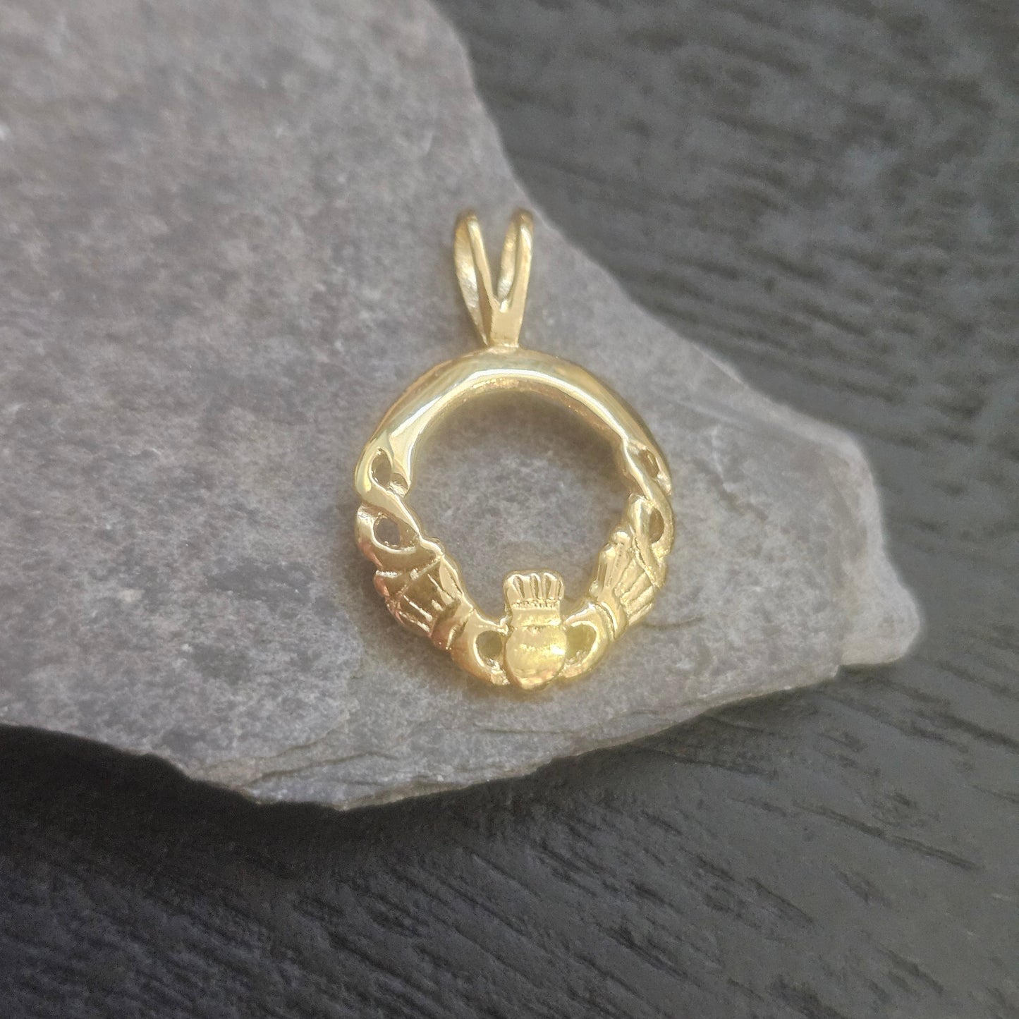 14ct Claddagh twist