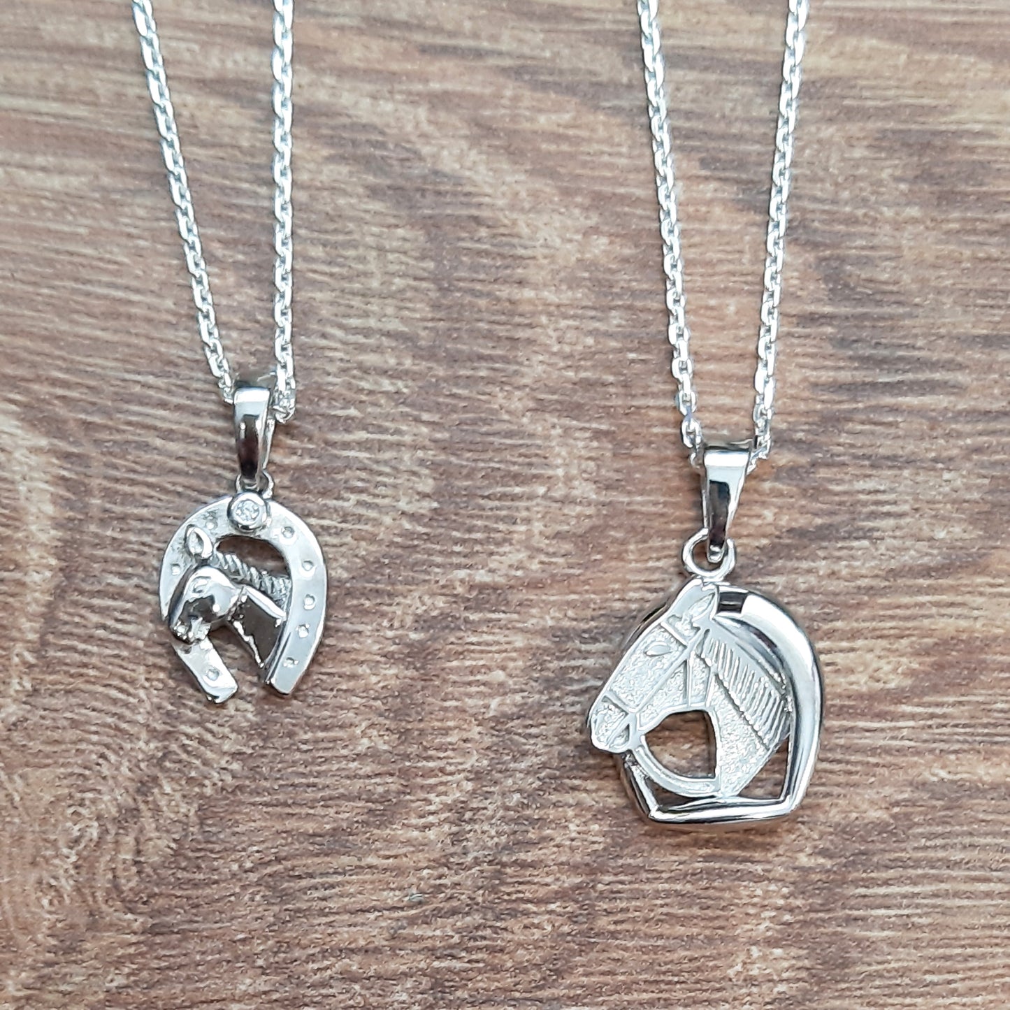 Horse Head In Horse Shoe Cz