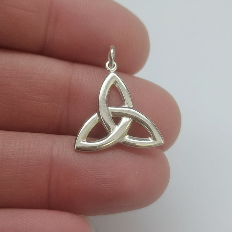 Trinity Knot Medium