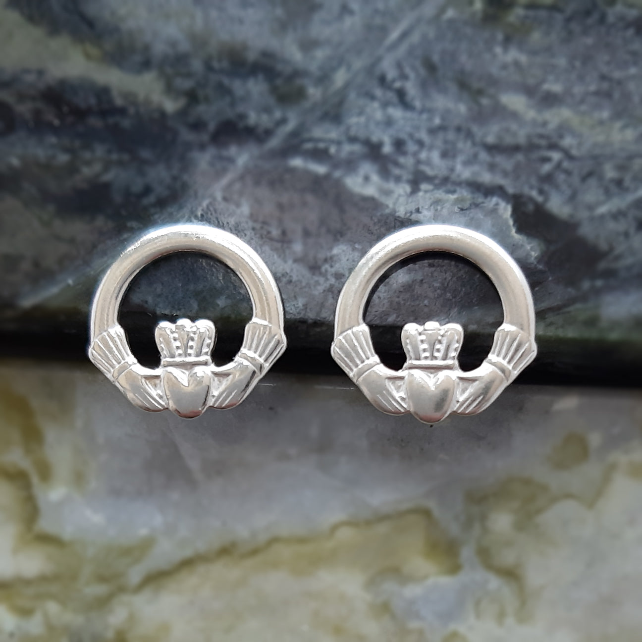 Claddagh Studs - Medium