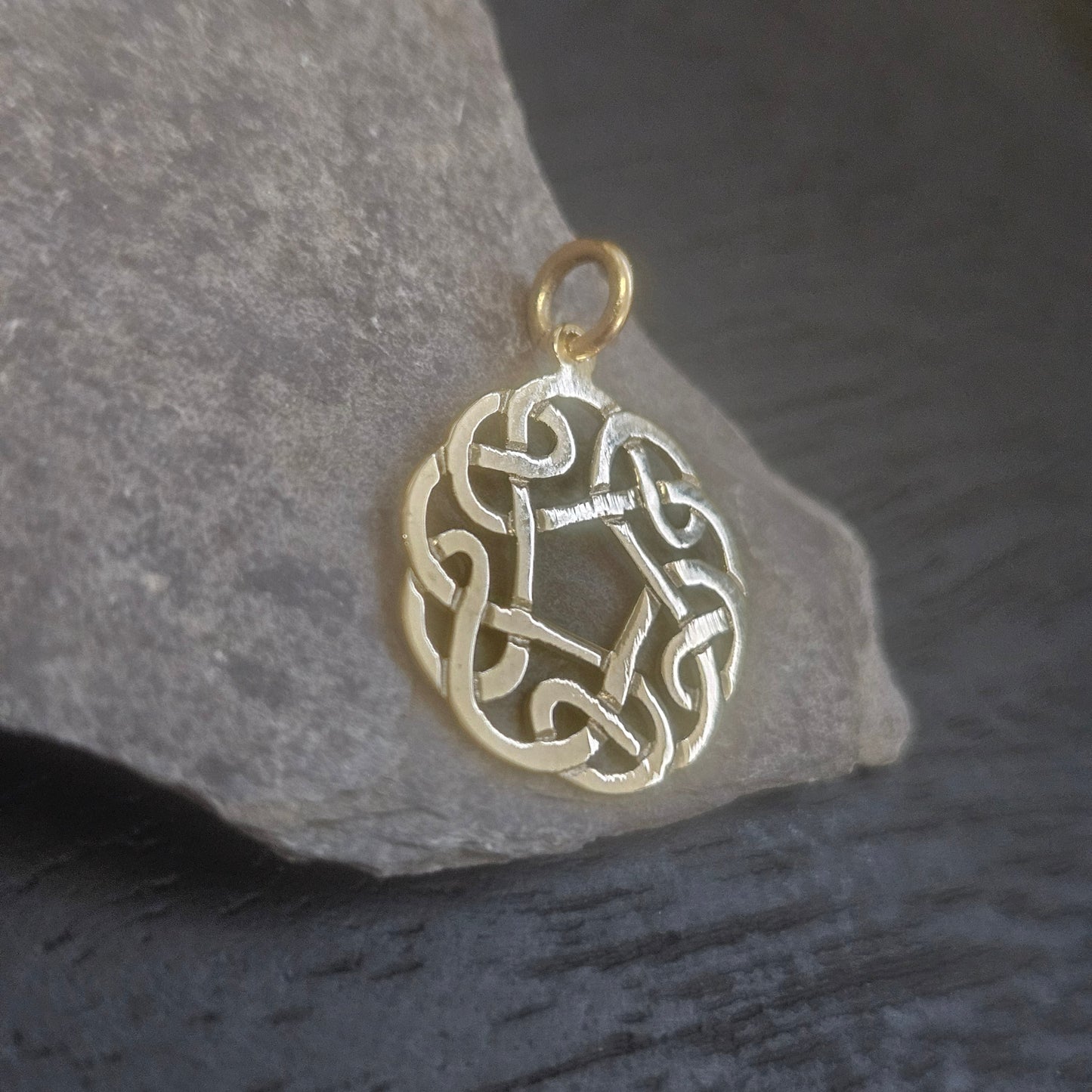 14ct Celtic Circle Knot