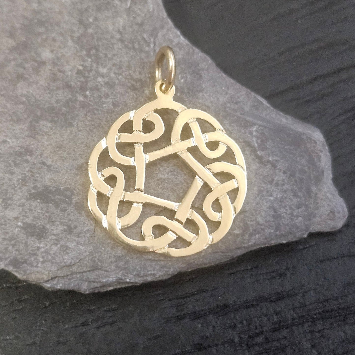 14ct Celtic Circle Knot