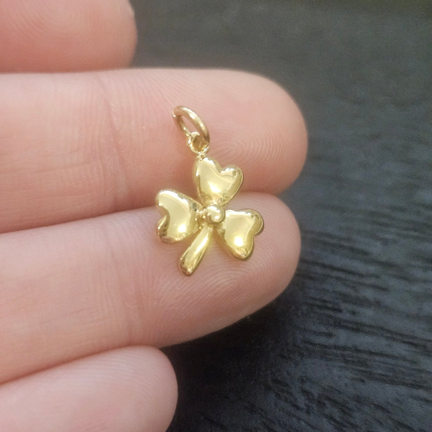 14ct Shamrock Dot