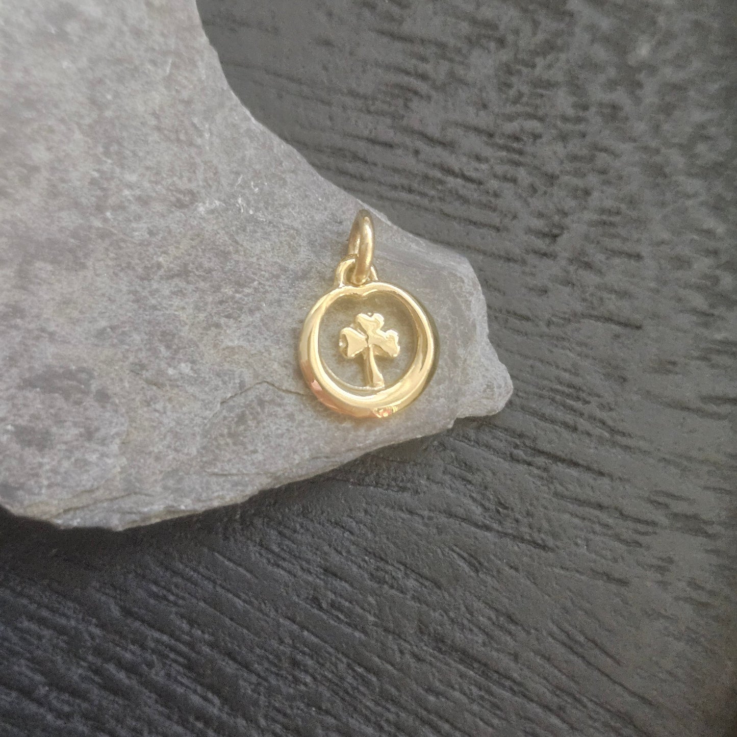 14ct Tiny Sham Circle