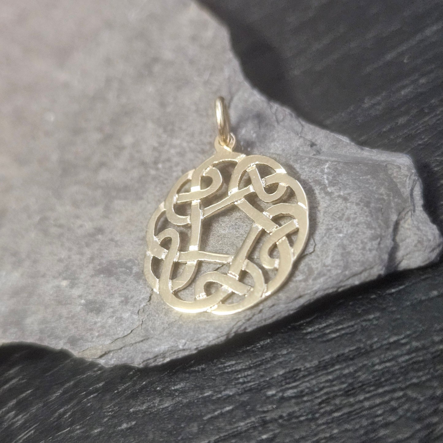 14ct Celtic Circle Knot